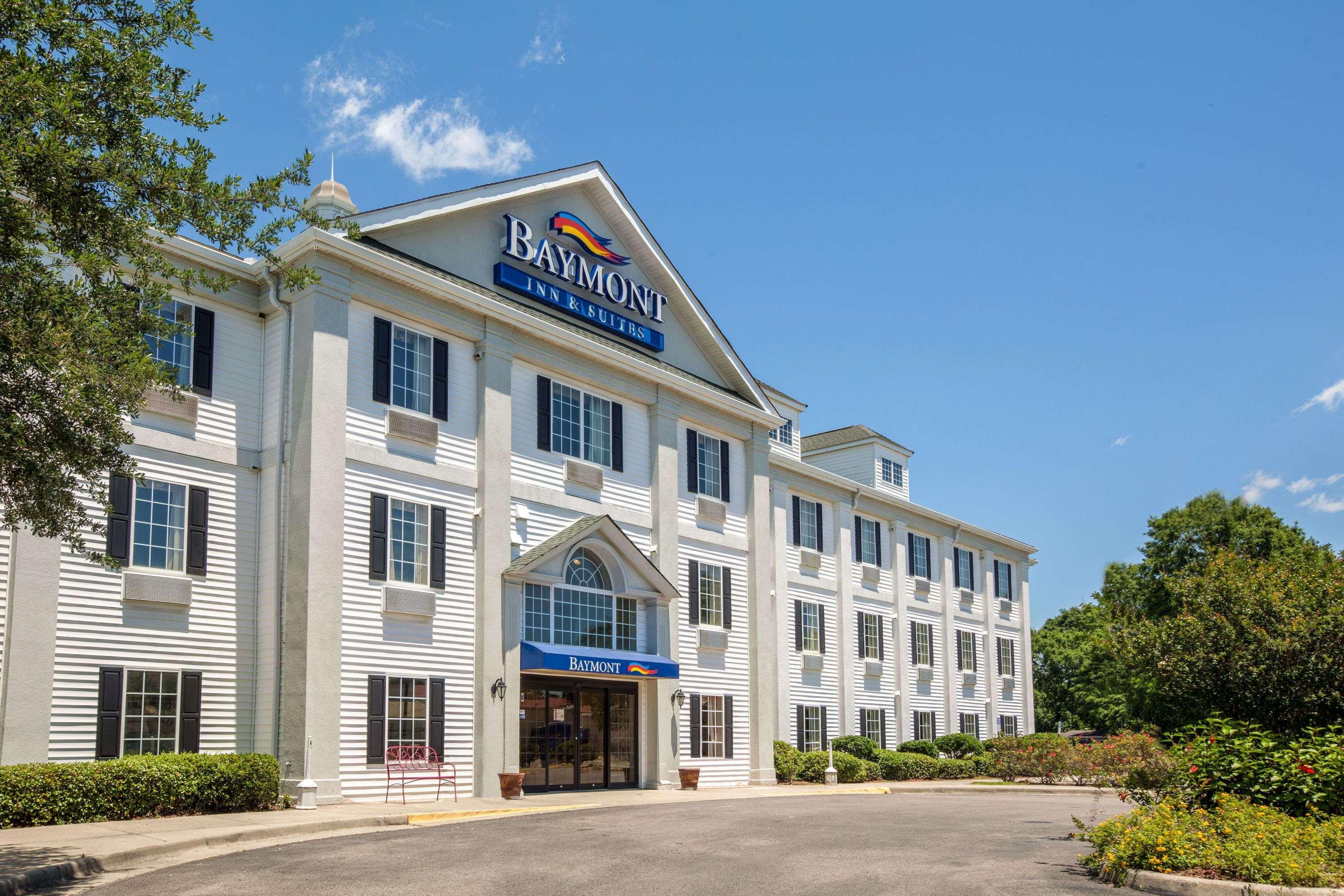 Отель Baymont By Wyndham Lafayette Airport Экстерьер фото